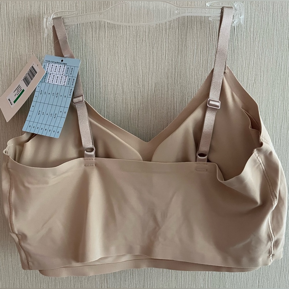 True&Co. Super Soft and Silky Laser-cut Tech Sealed Removable Pads No Lines Bra - Picture 6 of 12